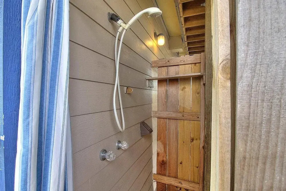 Spacious & Pet Friendly + Game Room Sleeps 10
