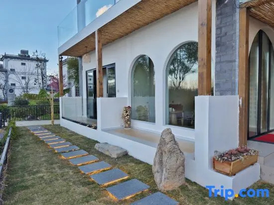 Wind and rain said sea view beauty villa