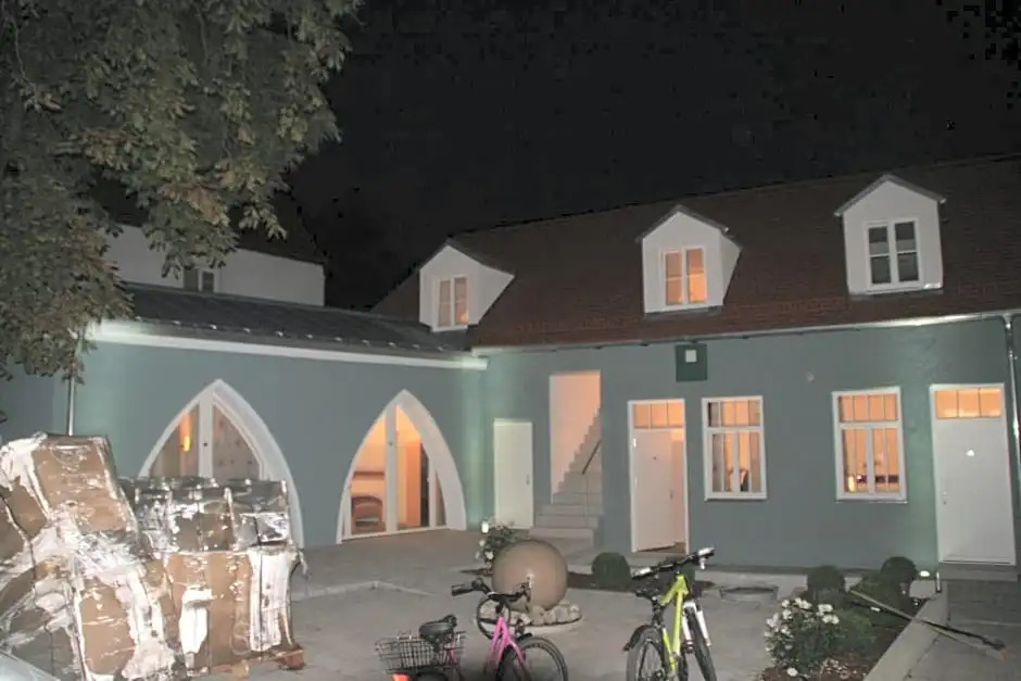 Hotel DAH-Inn