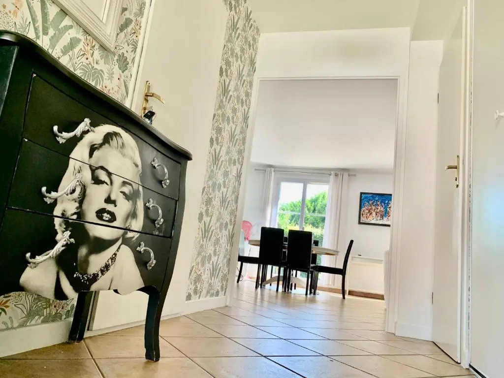 DISNEY PRIVATE GARDEN VILLA 4 bedrooms for 8 to 10 people with 3 bathrooms Netflix Wifi Disney Plus