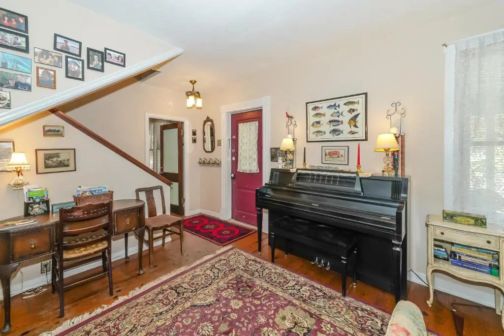 Historic home in downtown, Built in 1911