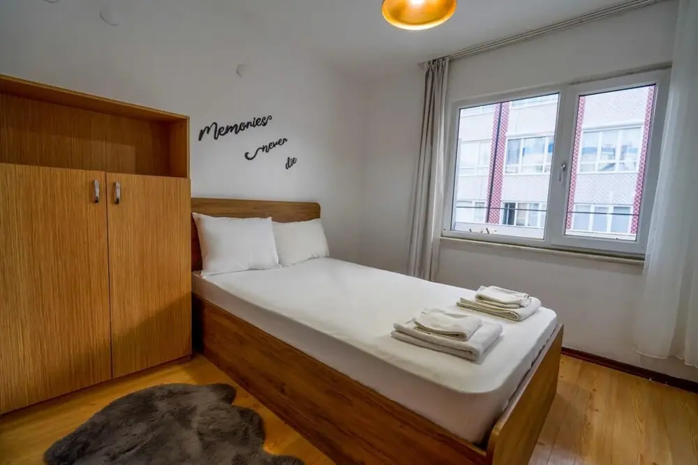 Central Flat with Balcony and Terrace in Muratpasa
