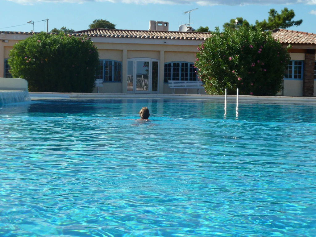 Charming holiday home, on a secured private domain with large swimming pool