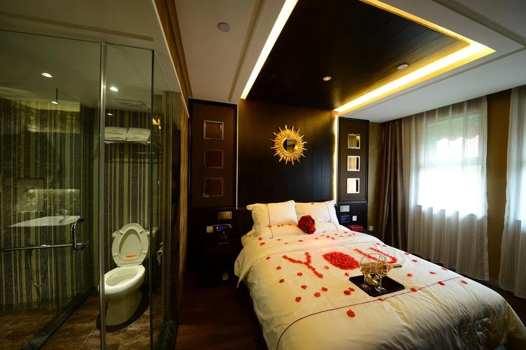 Crystal Theme Hotel