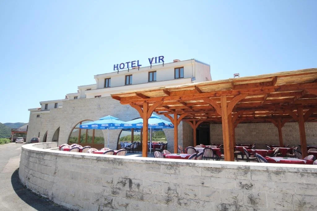Hotel Vir