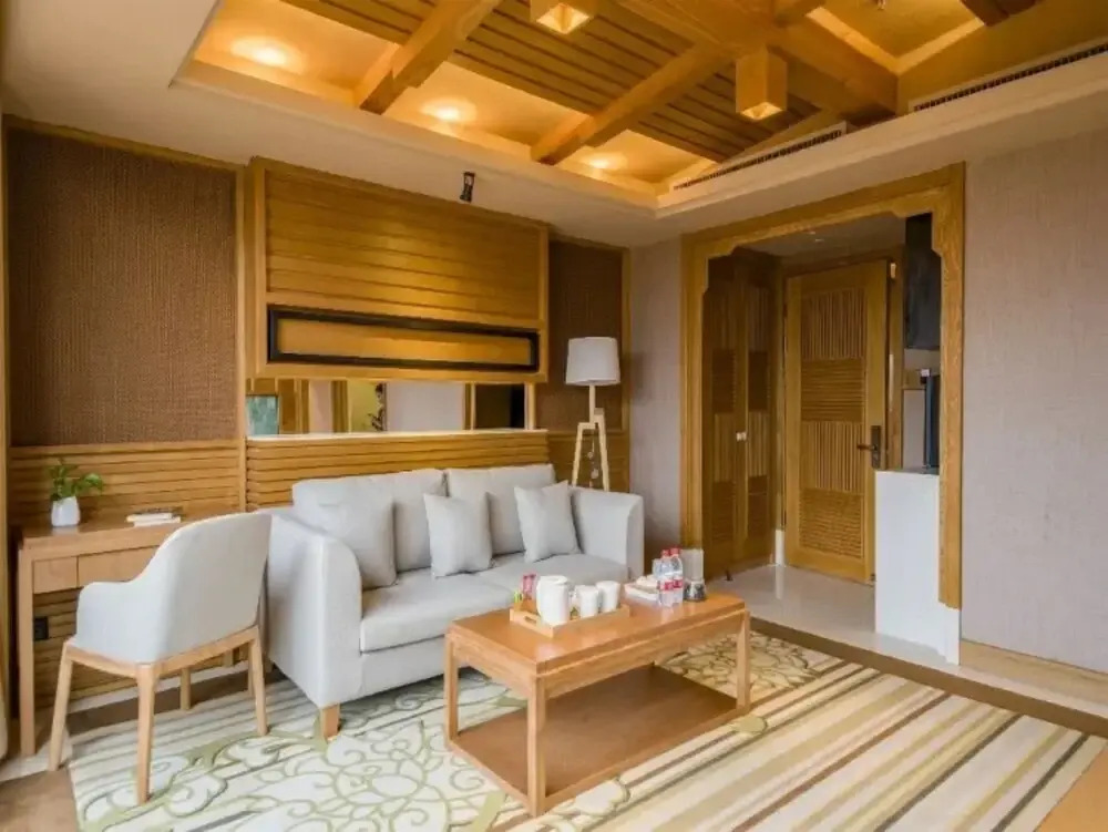 Vyluk J Hotel South Asian Garden Dianchi
