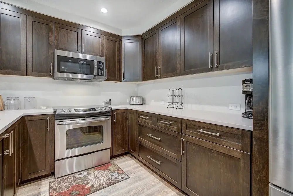 Modern and Updated St James Premium 3 Bedroom Residence 3 Condo by RedAwning