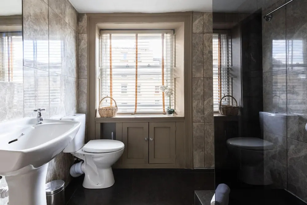 Stylish 4-bedroom Townhouse in the Heart of Bath
