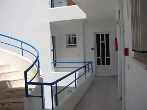 Flame Lily Studios And Apartments