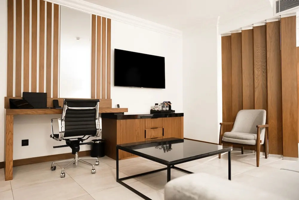 STAR LAND HOTEL BASTOS