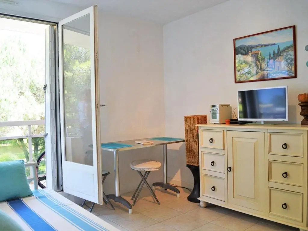 Appartement Bormes-les-Mimosas, 2 pièces, 4 personnes - FR-1-251-365