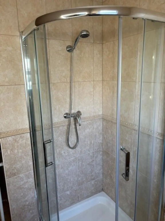 Inviting 4-bed Villa in Guia