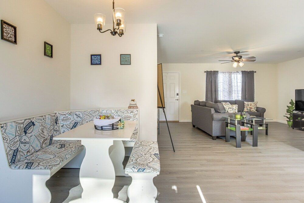 Walk to Local Eats & Docks! Crisfield Getaway