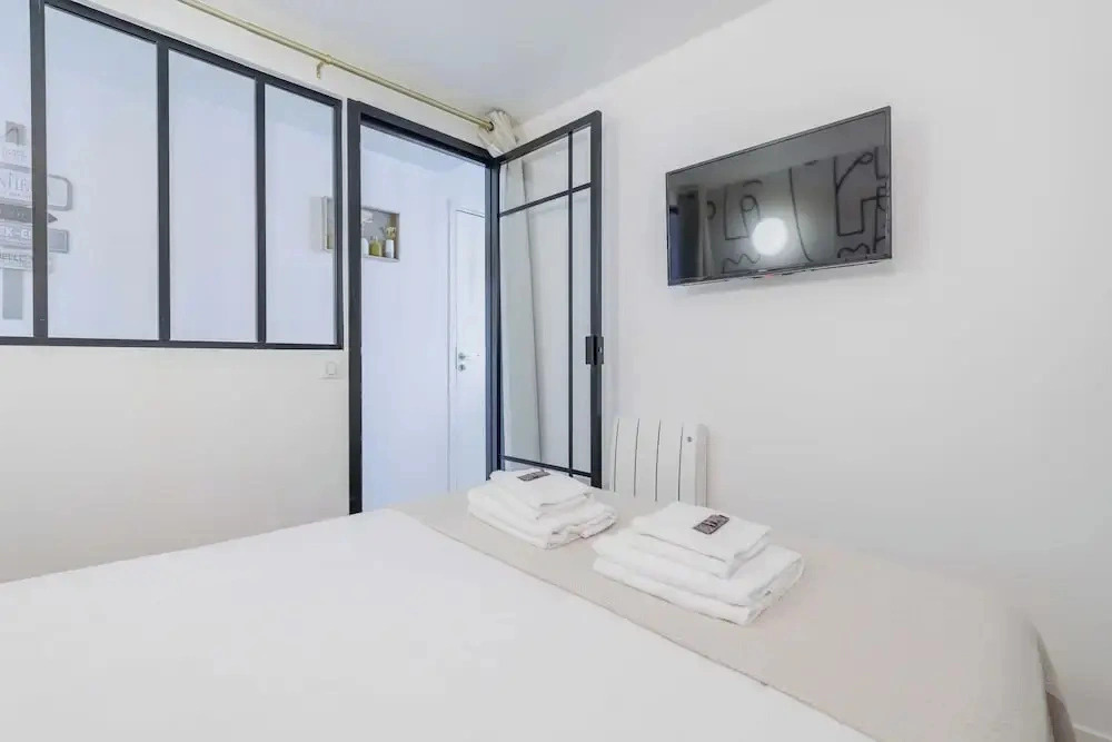 Chic, Comfortable Flat Near rue Montmartre