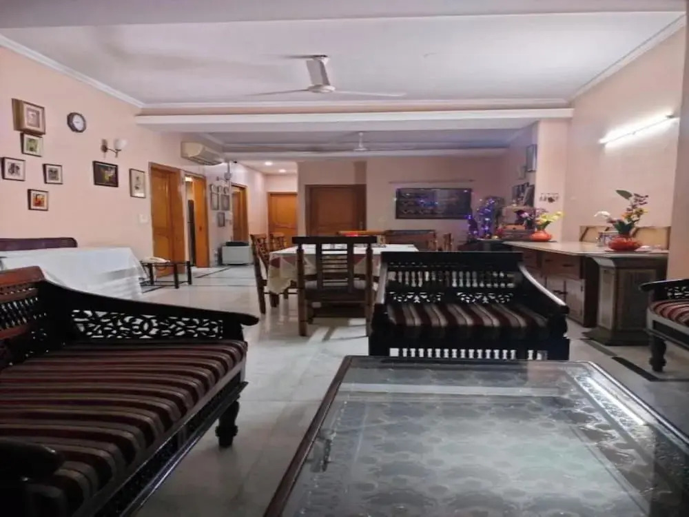 Room-home Stay Bed And Break Fast