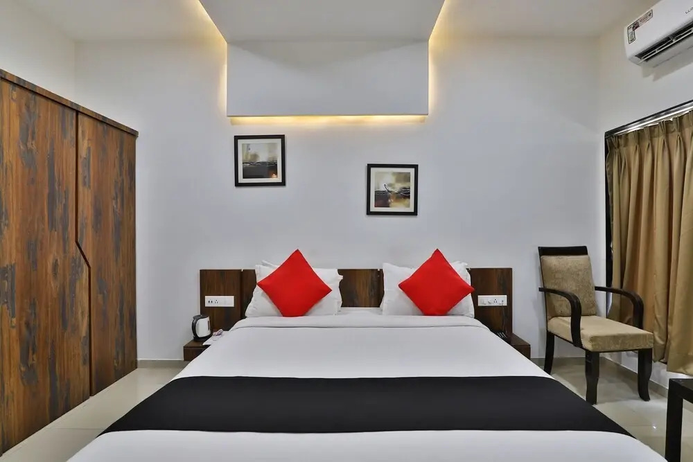 The Grand President By OYO Rooms