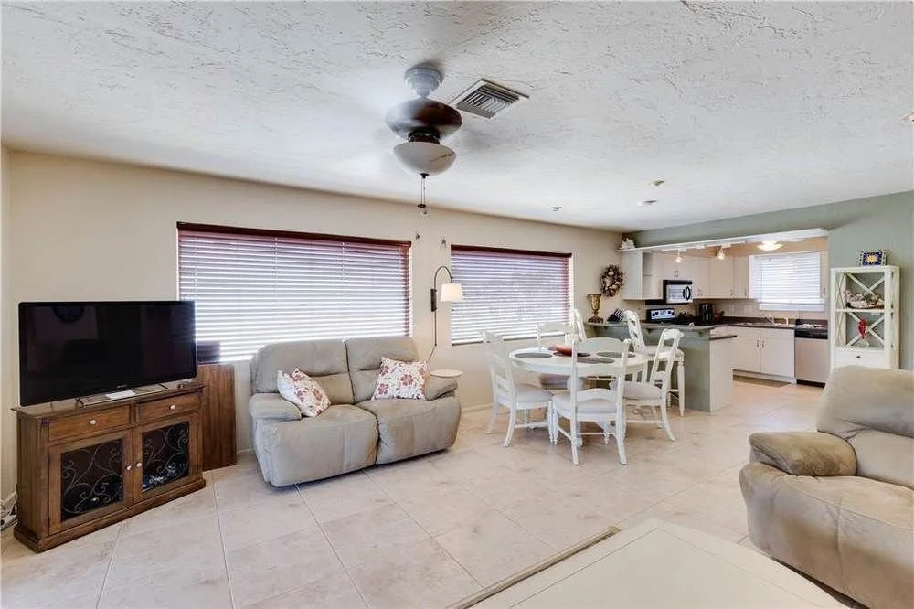 Island Oasis 3 Heated Pool 3 Br Home by RedAwning
