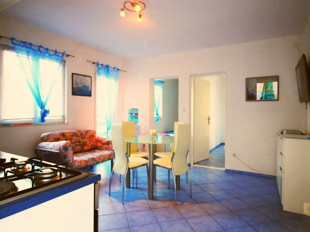 Apartments Roza 1-2