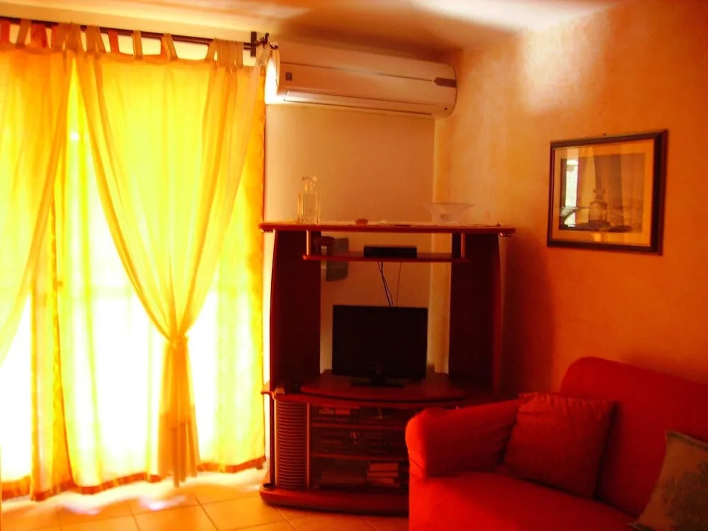 House With one Bedroom in Siniscola, With Furnished Terrace - 250 m Fr