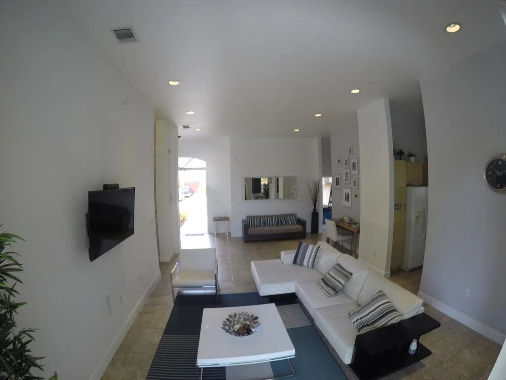 Aventura Home by Flatsaway