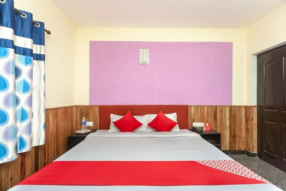 OYO 18694 Limra Residency