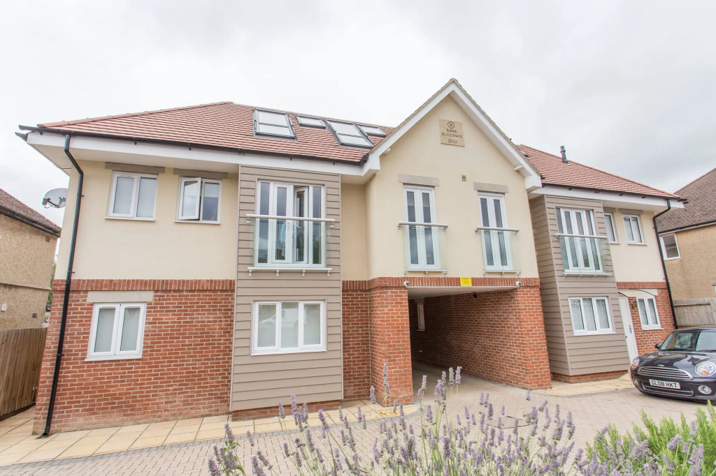 Bright 2 Bed Apartments in Marston Oxford, Free Parking, OX3 Near John Radcliffe Hospitals & University Parks