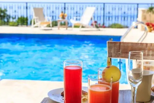 Sunny Villas