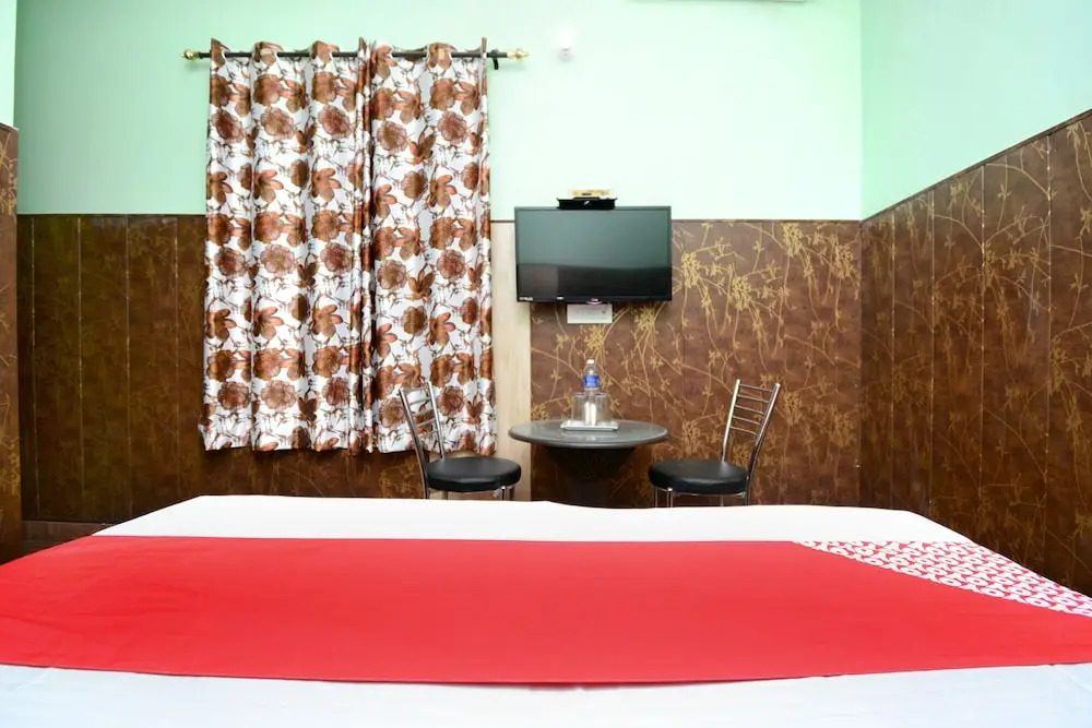 OYO 28097 Hotel Park View