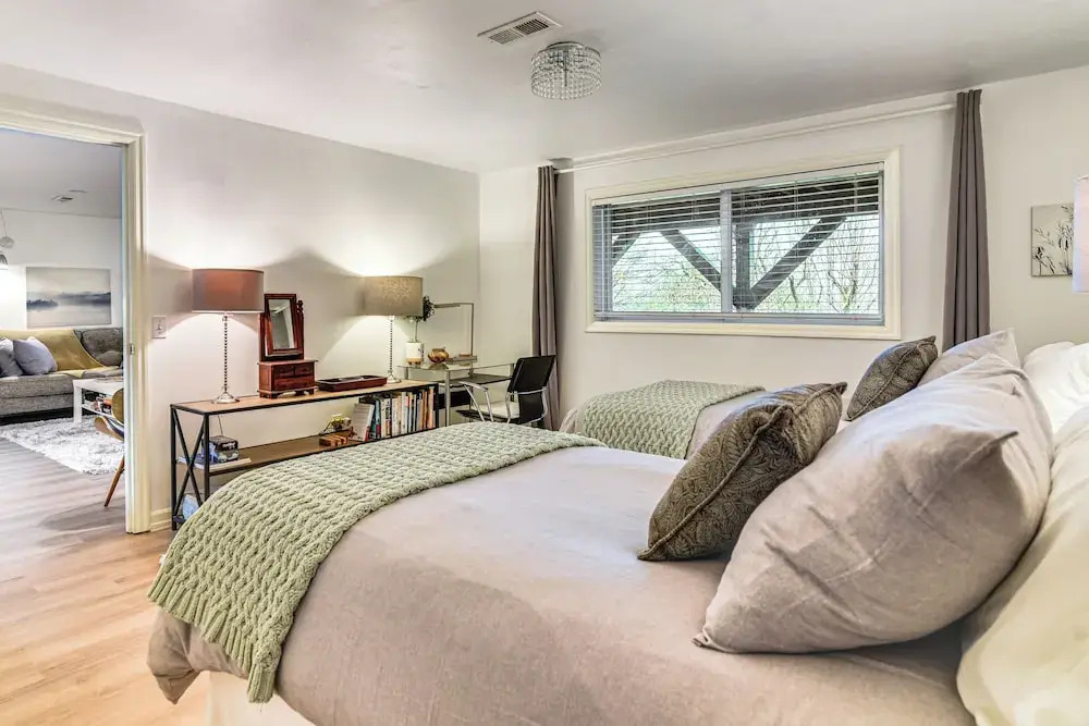 3 Mi to Downtown Portland: Lush Flat w/ Fire Pit