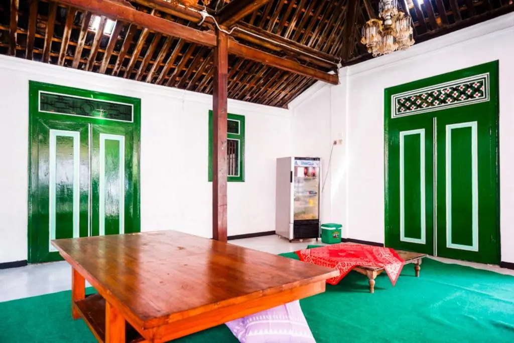 RedDoorz Syariah @ Ndalem Kembang Sore Yogyakarta