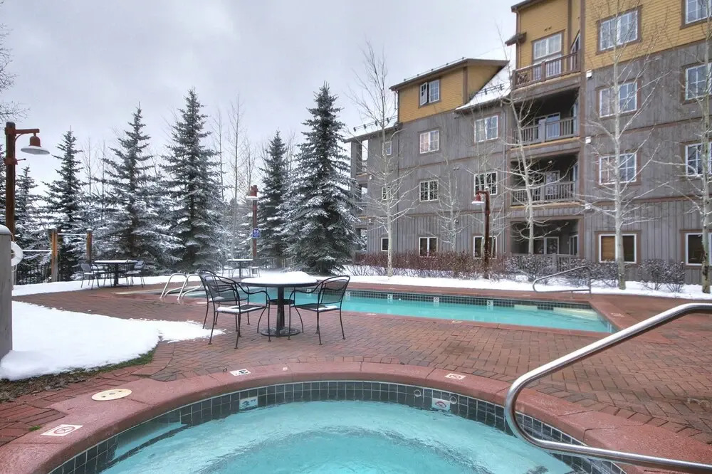 8619 Expedition Station 2 Bedroom Condo by RedAwning