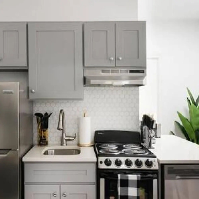 91-2a Stylish 3BR 2bth With W D