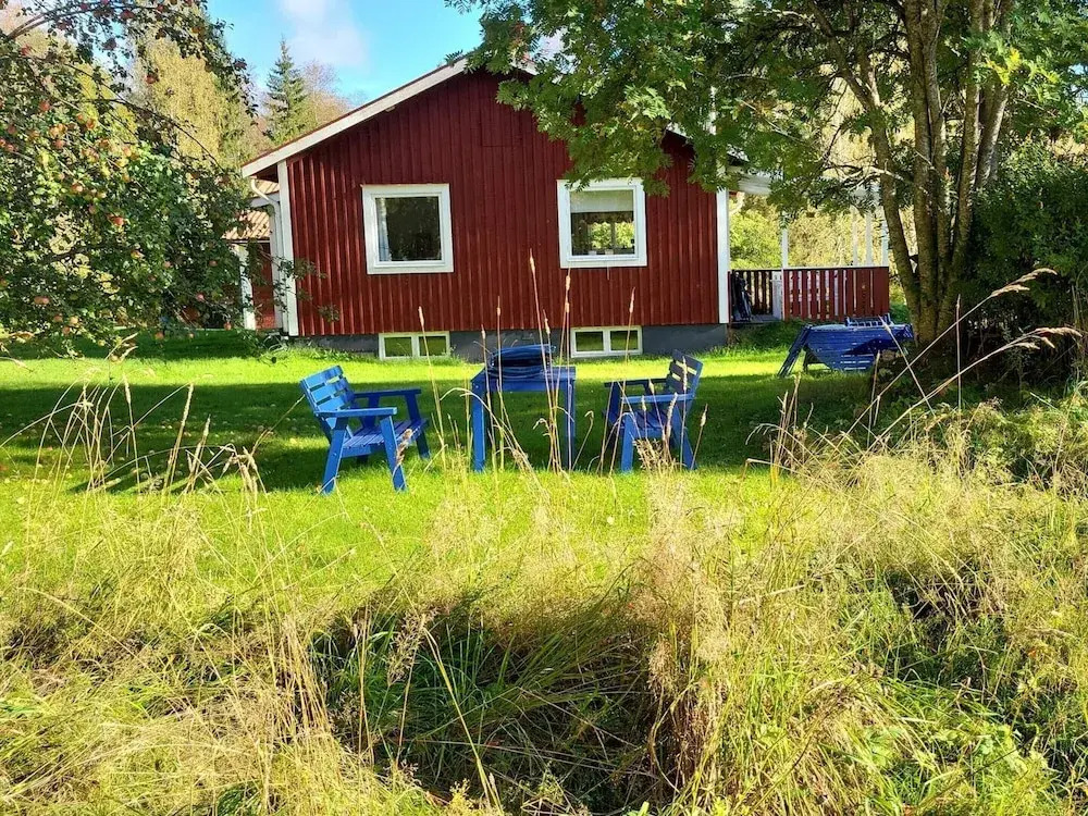 Cozy Getaway Near Forest and Lake
