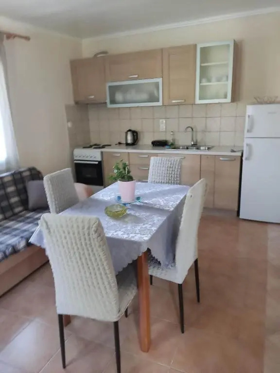 Marie-Angela HOUSE ARILLAS