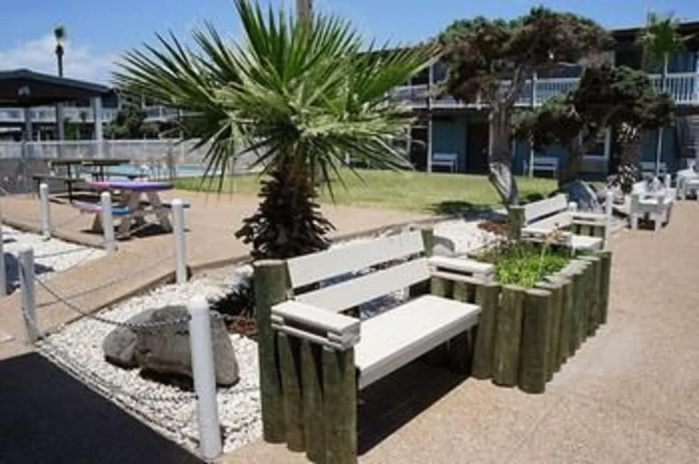 Surfside Inn Suites