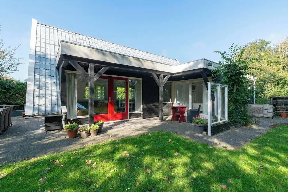Sandepark 151 villa for 8-person with large garden