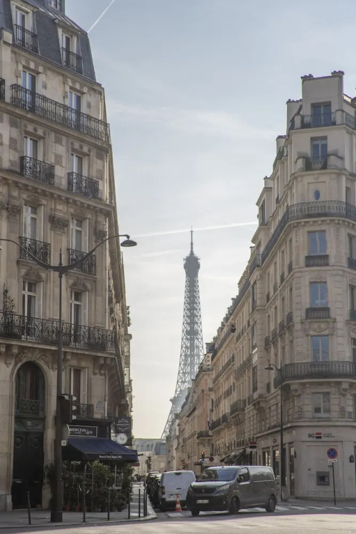 Luxury 4 Bed Residence - Next to Arc de Triomphe
