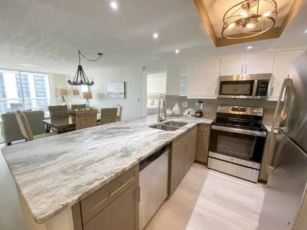 Stunning ocean view remodeled 2 bedroom 2 bath condo, 908 South Hampton 2 Condo