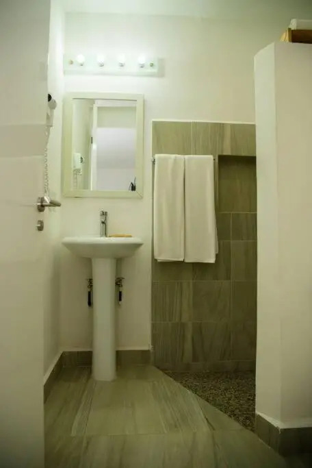 Great Location Ocean View Suite Outdoor Infinity Pool 2 Double beds by Mint