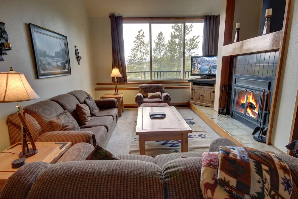 Pines 2133