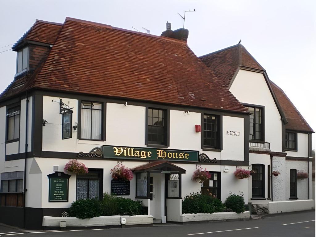 Village House Hotel - Inn