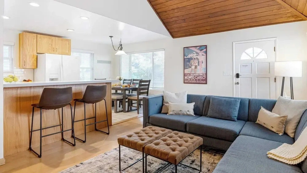 Sunny Venice Beach Home With Open Living & Walkability to Abbot Kinney Venice Drift by Avantstay