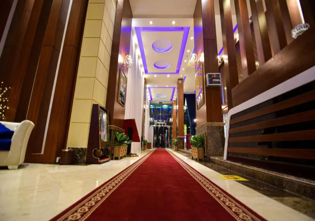 laylaty (Hamra Branch)
