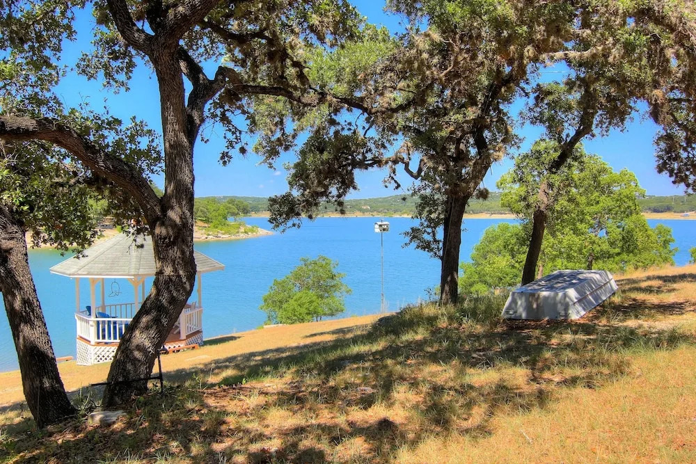 Blue Diamond Retreat