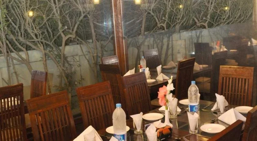 Royal Elegance Hotel
