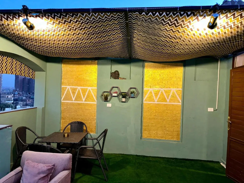 Elegant studio with private entrance with full services