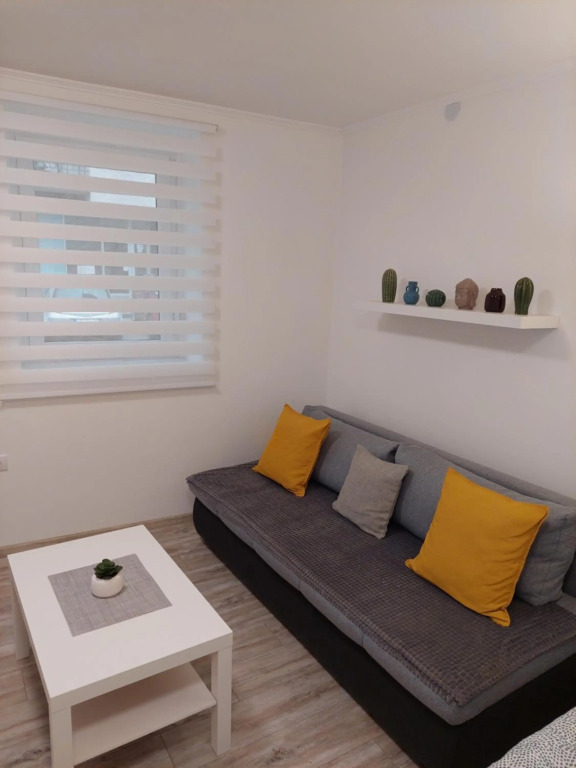 Street apartment