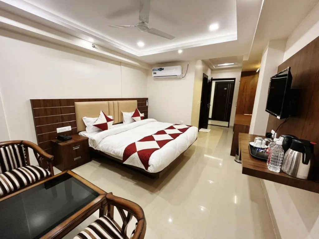 Hotel JMK I Luxury Stay I Near Kashi Vishwanath