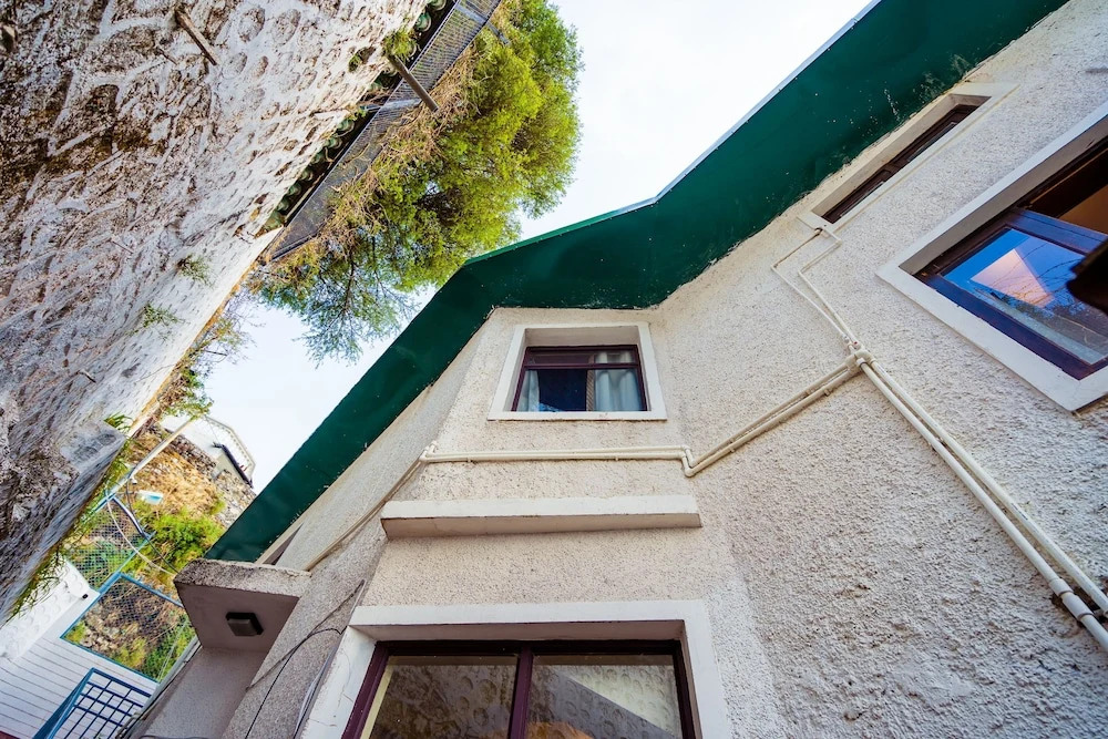 OYO 12429 Home Vintage 3BHK Villa Library Road