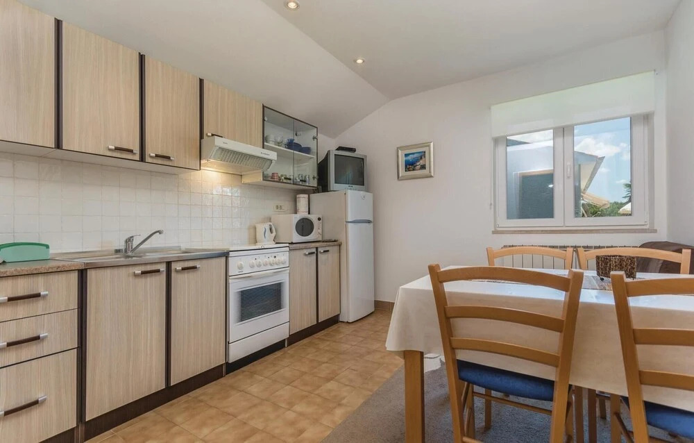 Amazing Home in Porec With Wifi and 2 Bedrooms